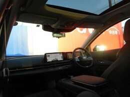 フロントガラスが広く視界が広々としているので、運転がとてもし易いです！