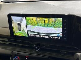【アラウンドビューモニター】専用のカメラにより、上から見下ろしたような視点で360度クルマの周囲を確認することができます☆死角部分も確認しやすく、狭い場所での切り返しや駐車もスムーズに行えます。
