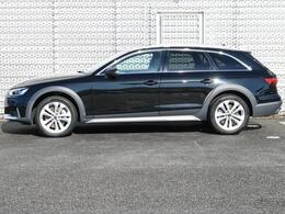 全車両に標準装備の純正アルミホイールは、純正ならではのバランスの良いデザインと、走行安定性をお楽しみ頂けます。