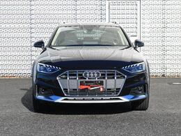 Audiの特徴シングルフレームグリルは力強さとエレガントな雰囲気を醸し出します。