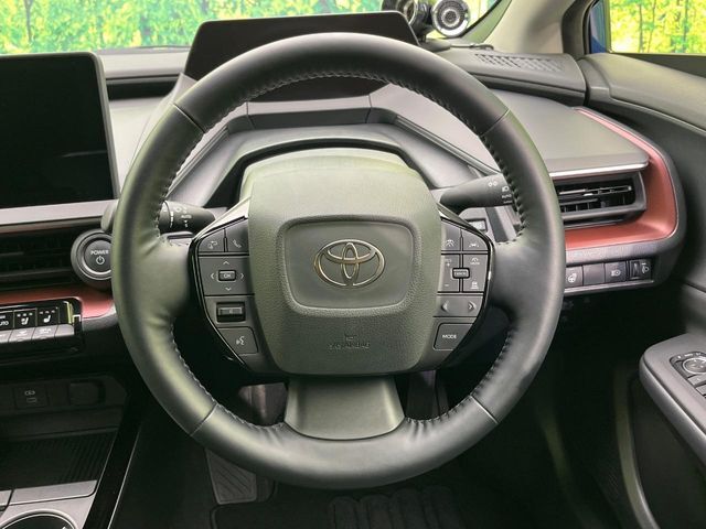 【ステアリングスイッチ】運転中、前方から目線をそらすことなく、オーディオ等の操作が可能な便利機能！安心＆快適なドライブを演出してくれます♪