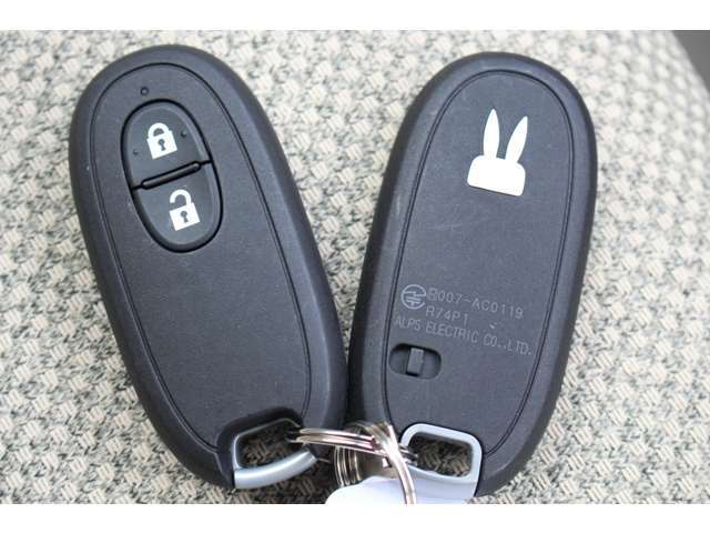 ご購入後のメンテナンス・車検も当店におまかせください！カフェのような空間でゆっくりおくつろぎ頂けますよ！