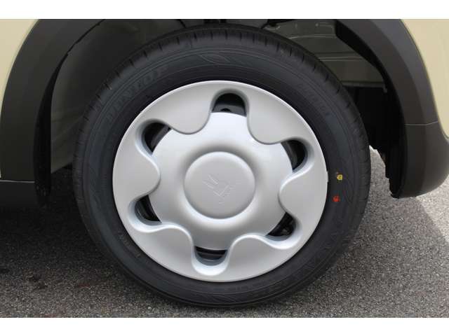 ご購入後には洗車も欠かせませんよね！？当店では、洗車のプロが普段お手入れが行き届かない箇所も済み済みまで綺麗にしています！