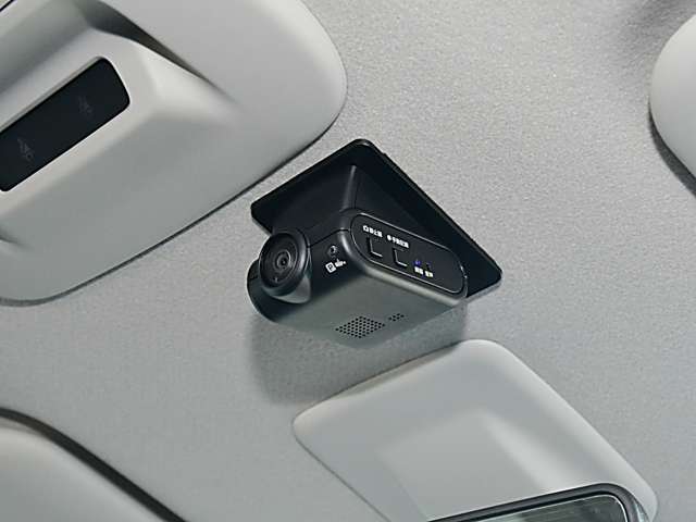 ドライブレコーダーが付いていますので万が一の時も安心です。