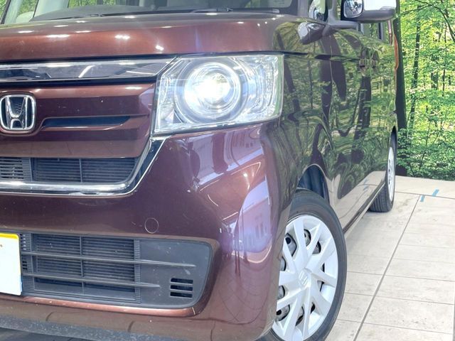 【LEDヘッドライト】悪天候や夜間走行時も良好な視界を確保し安心して運転できる高輝度LEDヘッドライトを装備！点灯速度が早く、消費電力も抑えられています。