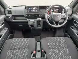 【インパネ全体】『インパネ全体』の画像になります。写真の内容に関してご不明点、ご質問等がございましたらお気軽にガリバー店舗までお問い合わせください。