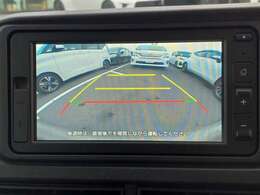 【バックモニター】後ろのカメラの映像をモニターに映し出すことができます！後方の見えない死角や、障害物との距離感をしっかり確認することができます！駐車が苦手な方におすすめです。