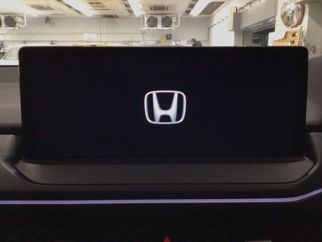 Honda　CONEECT対応で、更に便利が広がったナビディスプレーです♪フルセグTVとFM/AMラジオもお聞きいただけます♪