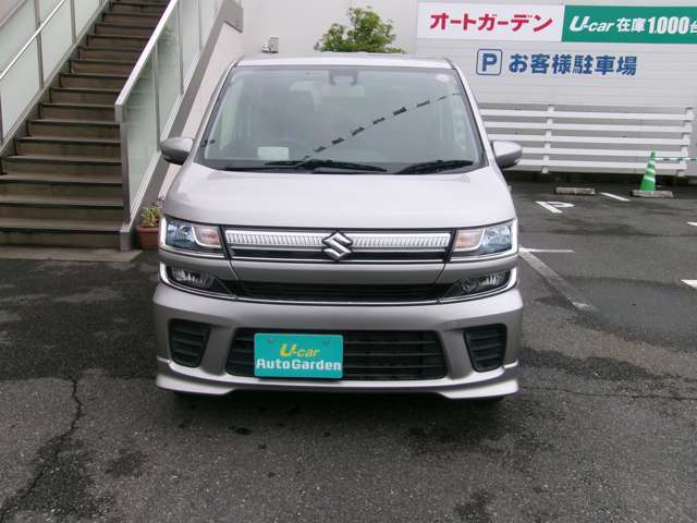 フロントガラスが大きく視界が広いので運転しやすいお車です。