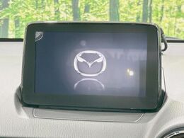 【マツダコネクトナビ】車内の雰囲気にマッチした一体型タイプのナビ。各種車輌設定やBluetooth再生等、様々な機能が楽しめます。直感的なダイヤル操作が可能で、使い勝手も良好です。