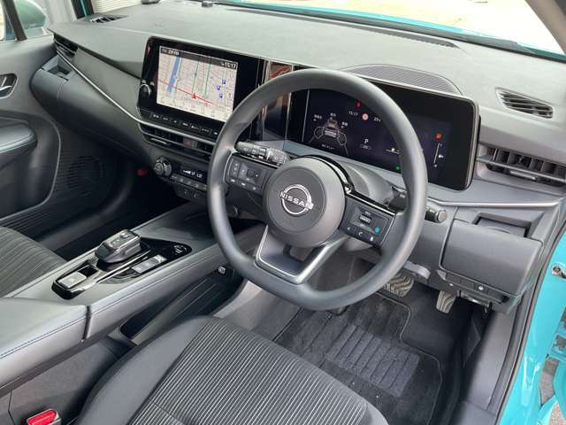 前席内装の全体像です。是非実車をご覧にお越し頂き実際にお座りください。