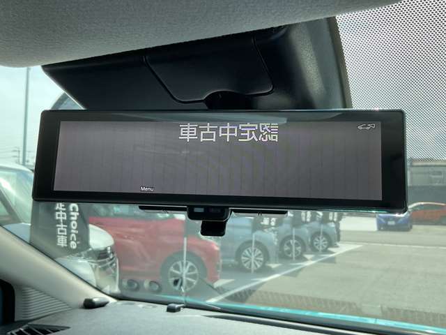 【スマートルームミラー】広角レンズで視界が広く、また定員乗車時や大きな荷物があっても後方視界が確保できます。