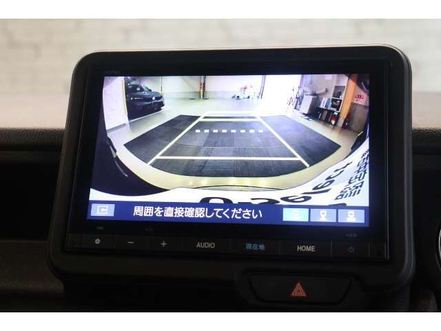 駐車が苦手な方も、そうでない方も、大変に便利なバックモニターを搭載しております！