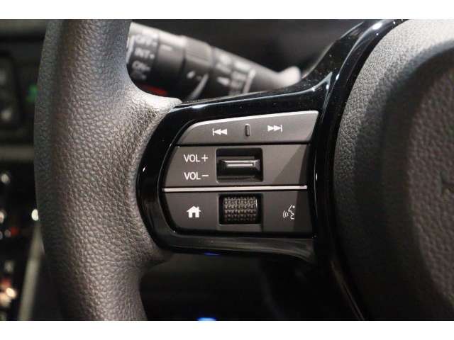 運転しながら操作が出来る画期的装備！これ便利です