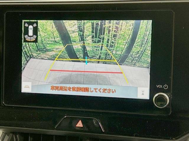 【バックカメラ】駐車時に後方がリアルタイム映像で確認できます。大型商業施設や立体駐車場での駐車時や、夜間のバック時に大活躍！運転スキルに関わらず、今や必須となった装備のひとつです！