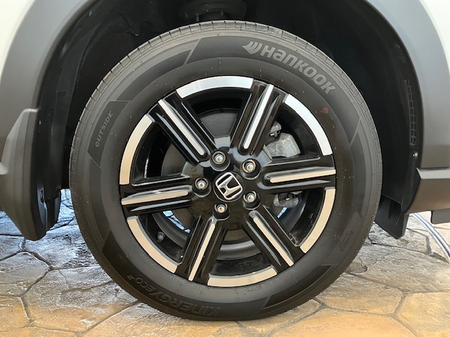純正アルミホイール装着車です！燃費性能の向上につながります
