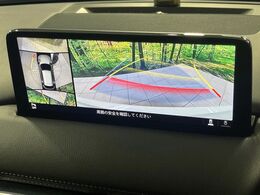 【360°ビューモニター】専用のカメラにより、上から見下ろしたような視点で360度クルマの周囲を確認することができます☆死角部分も確認しやすく、狭い場所での切り返しや駐車もスムーズに行えます。