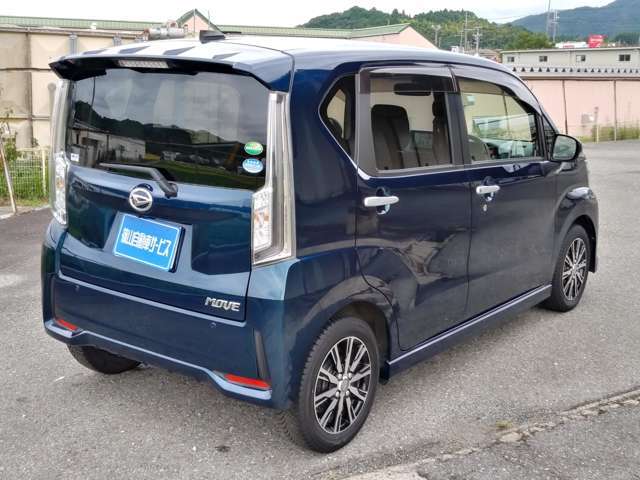 弊社は板金塗装も自社工場にて行っております。（弊社の商品はバンパーのこすり傷もない。）とお客様に喜んでいただいております。また事故修理や軽板金も承っておりますので、お気軽にお問い合わせください。