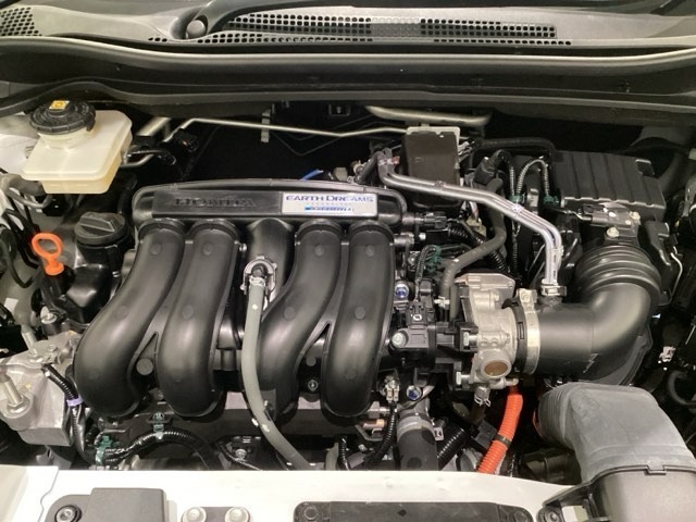 ホンダスタッフがしっかり整備して保証付きにてお渡し致します。エンジンルーム＆室内ルームともにクリーニング済みで清潔です。快適なドライブをお楽しみください。