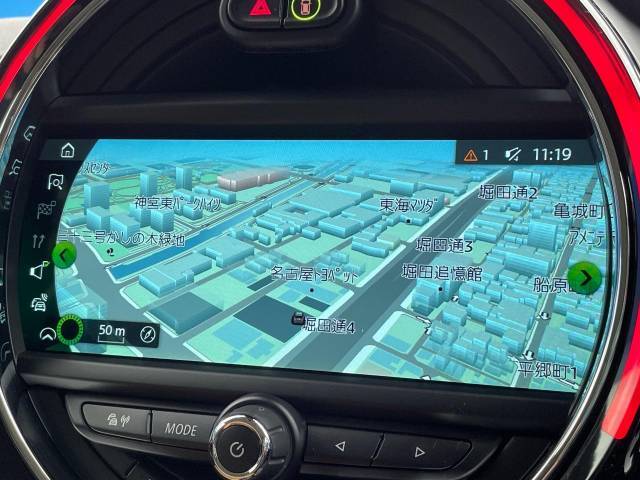 ●○○純正ナビ:一体感のあるナビは、高級感ある車内を演出してくれます。Bluetooth再生などオーディオ機能も充実しておりますので、運転もより楽しめます♪