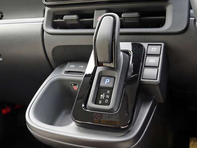 当店の車両は全車走行メーターチェック済です！当たり前ですが、正常な車両のみ展示販売をしております！カーセブンなら初めての車選びでも安心です！