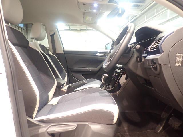 楽な姿勢で座ることが出来るので長時間の運転でも疲れにくいですし体もぶれにくいですよ。