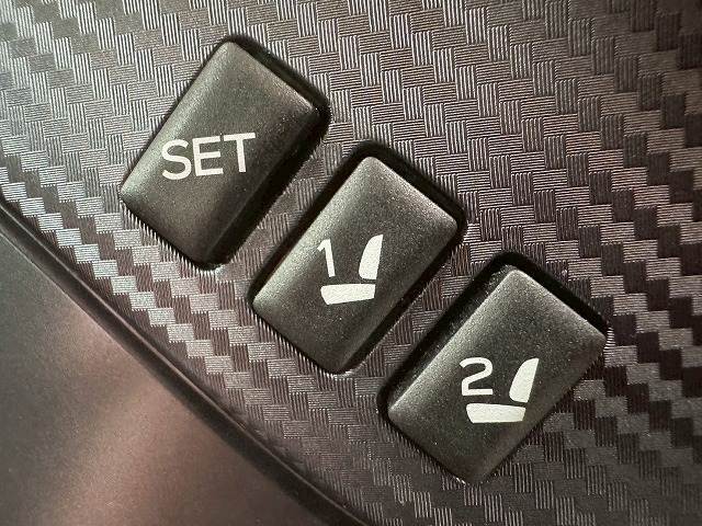 【レーダークルーズコントロール】装備で高速道路の運転も楽々です！追従型なので前の車両に合わせて速度調節ができ、渋滞などの際も楽々運転できますよ♪