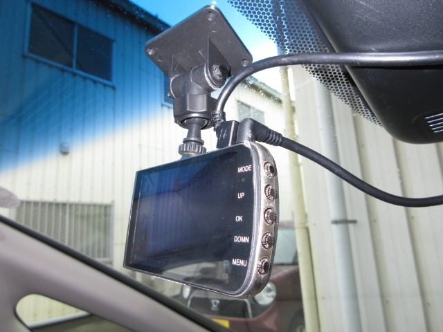 今は、自分を守るのは自分の時代です！ドライブレコーダーは必需品ですね！使うことの無い事が良いのですが・・・