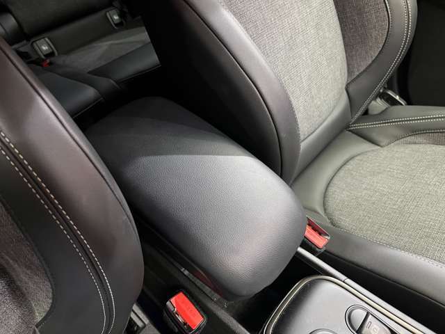 ご遠方の場合でも、下取り車両の金額を概算でお出しすることは可能でございます。車検証をお手元に、走行距離をご確認の上お問い合わせくださいませ。