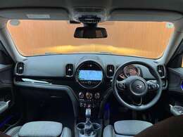 BMW、メルセデス、アウディといったドイツのプレミアムブランド中心とした、各種輸入車ブランドを同時に較べることができます。