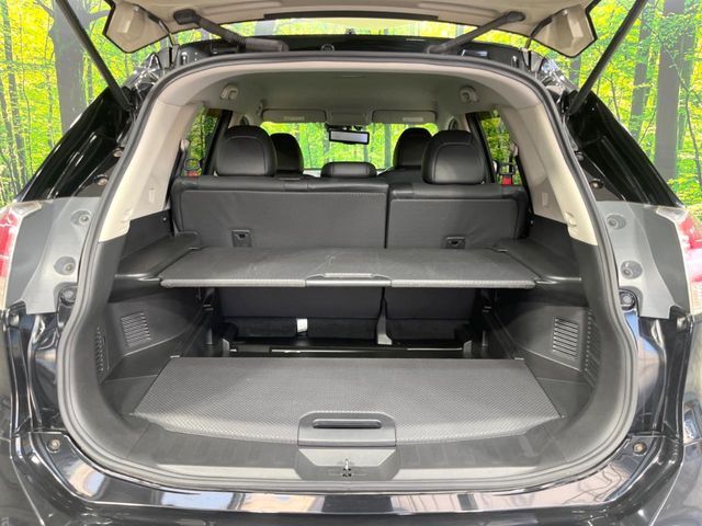 積み下ろしのしやすいデッキにはたっぷりと荷物を積み込んでいただけます。遊びから仕事まで、様々なシーンで頼れます♪