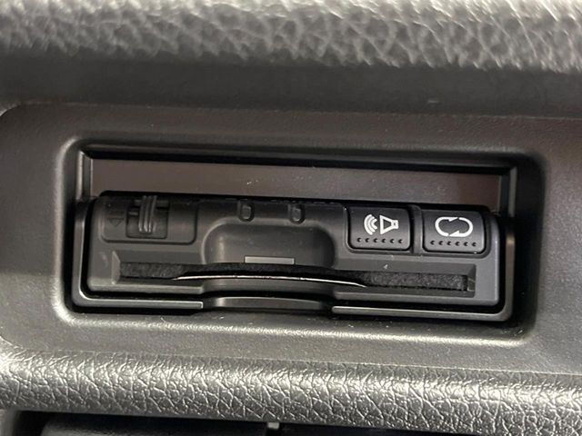 【ETC】高速道路の料金所をストレスなく通過！話題のスポットやサービスエリアに多い「スマートIC」利用時は必須のアイテムです。当店でセットアップを実施、ご納車当日からすぐにご利用いただけます！
