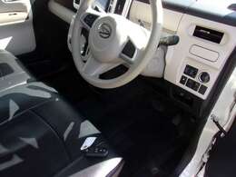 スマートキーは、1本です。有料ですが、増やせます