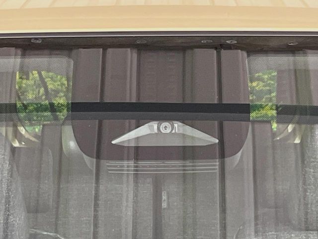 【トヨタセーフティセンス】走行中に前方の車両等を認識し、衝突しそうな時は警報とブレーキで衝突回避と被害軽減をアシスト。より安全にドライブをお楽しみいただけます。