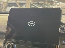 【10.5インチ　ディスプレイオーディオ】大画面のディスプレイはAppleCarPlayやAndroidAutoが利用可能。大きな画面でスマホナビアプリ等が利用いただけます♪