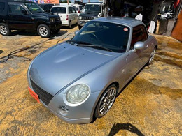 遠方でご来店が難しいお客様へは『車輌明細画像・ご要望箇所の画像』などをメールやFAXまたは郵送でのご案内も行います。納車までの流れも分かりやすく専門スタッフがご案内致します。お気軽にお問合せください。