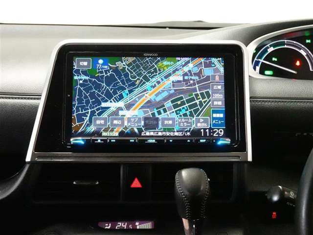 KENWOOD9型ナビゲーション(MDV‐M906HDL)を装備しており、CD、DVD、Bluetooth、フルセグ視聴可能です。