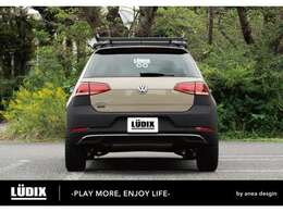 リフトアップでゴルフがSUVのようなリアフォルムに。実際に乗ってみましたが、乗り心地はオフロードタイヤとは思えないくらい安定しています。