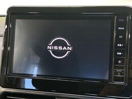 【純正9インチナビ】人気の純正ナビを装備しております。ナビの使いやすさはもちろん、オーディオ機能も充実！キャンプや旅行はもちろん、通勤や買い物など普段のドライブも楽しくなるはず♪