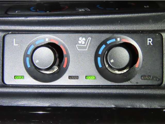 前席にシートヒーター＆シートベンチレーションを装備しております。