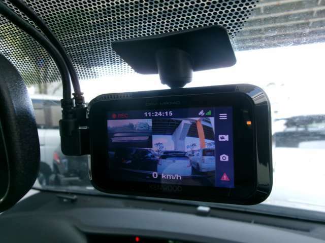 Aプラン画像：運転中は常に録画されており、状況等をしっかりと把握できる安心のオプションになります！！前後カメラタイプは万が一の事故、煽り運転等様々なシーンで活用できます！