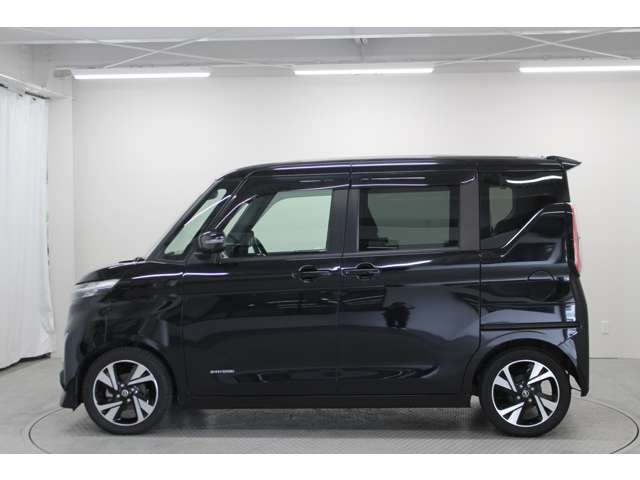 【アラウンドビューモニター】ガイド線も付いたバックカメラなので駐車も楽々★
