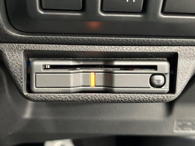 【ETC】高速道路の料金所をストレスなく通過！話題のスポットやサービスエリアに多い「スマートIC」利用時は必須のアイテムです。当店でセットアップを実施、ご納車当日からすぐにご利用いただけます！