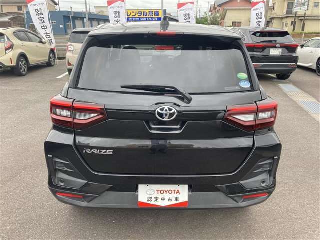 バックカメラが付いているので後方確認が非常にしやすいです。今や運転初心者も熟練者も必須装備！ついていて損はないですね♪