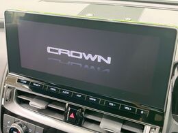 【メーカー純正ナビ】インテリアに溶け込むスタイリッシュな「専用設計」メーカーナビを装備♪視認性や操作性など基本性能にも優れ、より上質なカーライフをお楽しみいただけます。