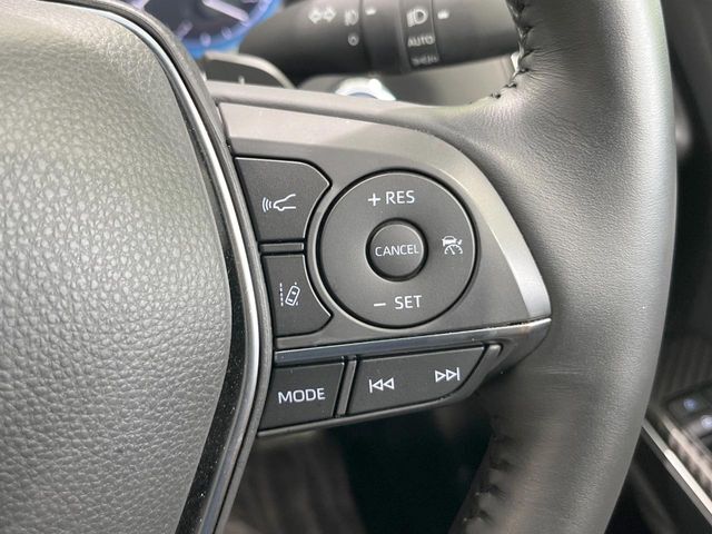 【レーダークルーズコントロール】高速道路での長距離走行が楽に！！自動で速度を保つクルーズコントロールが、衝突軽減システムと連携し、前方の車両を感知して車間を保つように速度調節してくれます！！