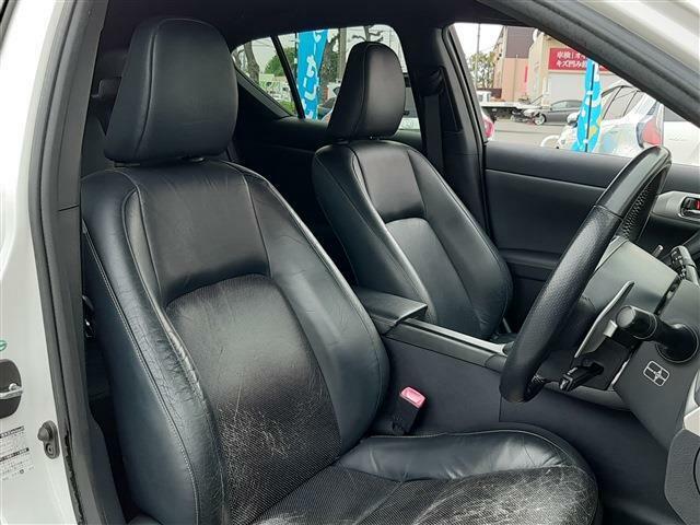 ■　運転席　■　雨の日の視界もクリアーに！ウィンドウ撥水ガラス系コーティング！！　雨の日の運転が苦手なお客様におすすめのオプションです。