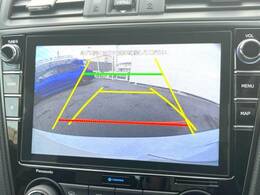 【バックカメラ】駐車時に後方がリアルタイム映像で確認できます。大型商業施設や立体駐車場での駐車時や、夜間のバック時に大活躍！運転スキルに関わらず、今や必須となった装備のひとつです！