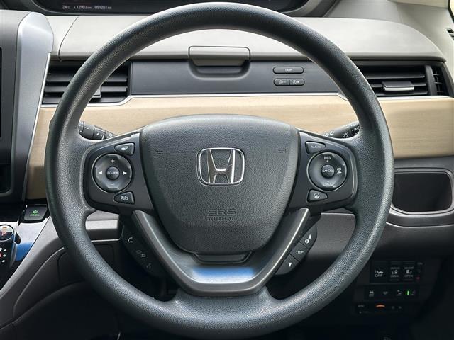 気になる車はすぐにお問い合わせください！画面右側の0066から始まる無料ダイヤルからお問い合わせ下さい！専門スタッフがお車のご質問にお答えいたします！