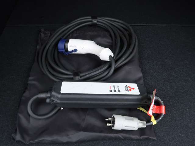 専用充電ケーブル